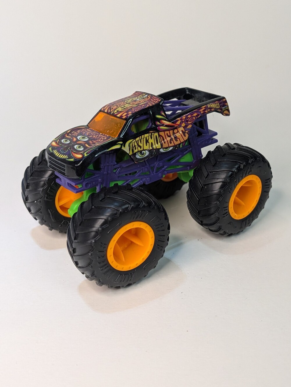 Hot Wheels Monster Jam Psycho Delic Monster Truck 1:64 Scale